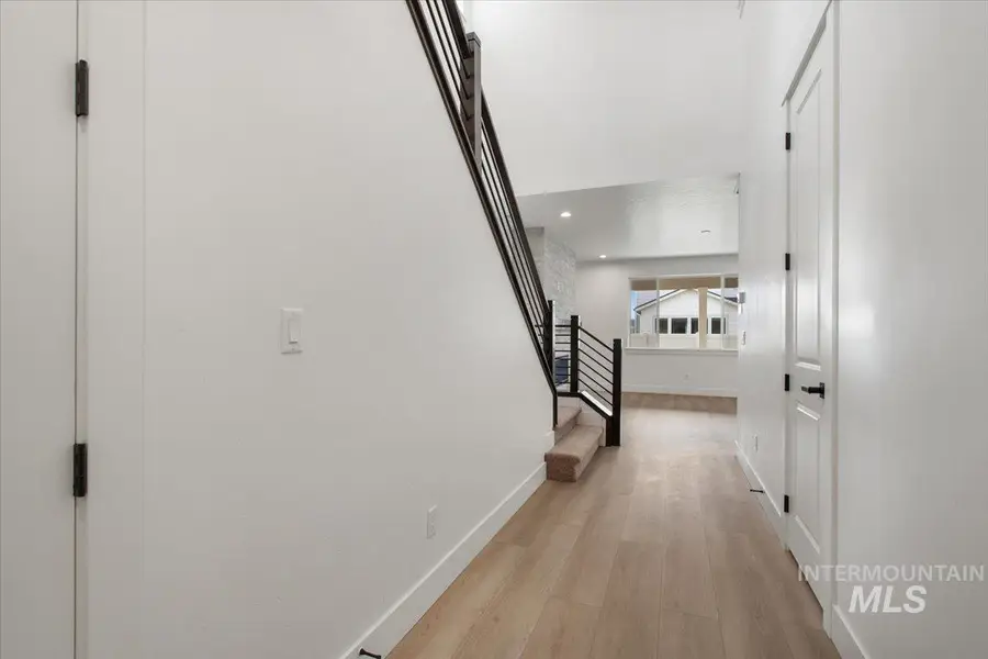 6102 N Senita Hills Ave, Meridian, ID 83646 - #3