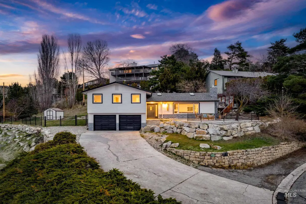 2109 W W Hillway Dr, Boise, ID 83702 - #1