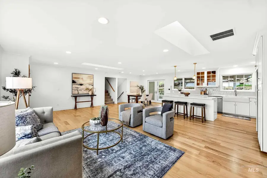 2109 W W Hillway Dr, Boise, ID 83702 - #3