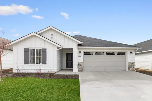 6697 W Redwood Creek Dr, Meridian, ID 83646