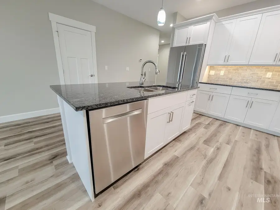 2113 Powers Ave #B, Lewiston, ID 83501 - #3