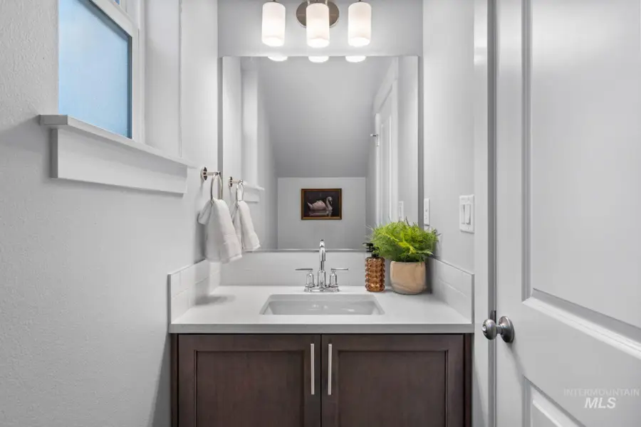 737 SW Mendenhall St, Mountain Home, ID 83647 - #3