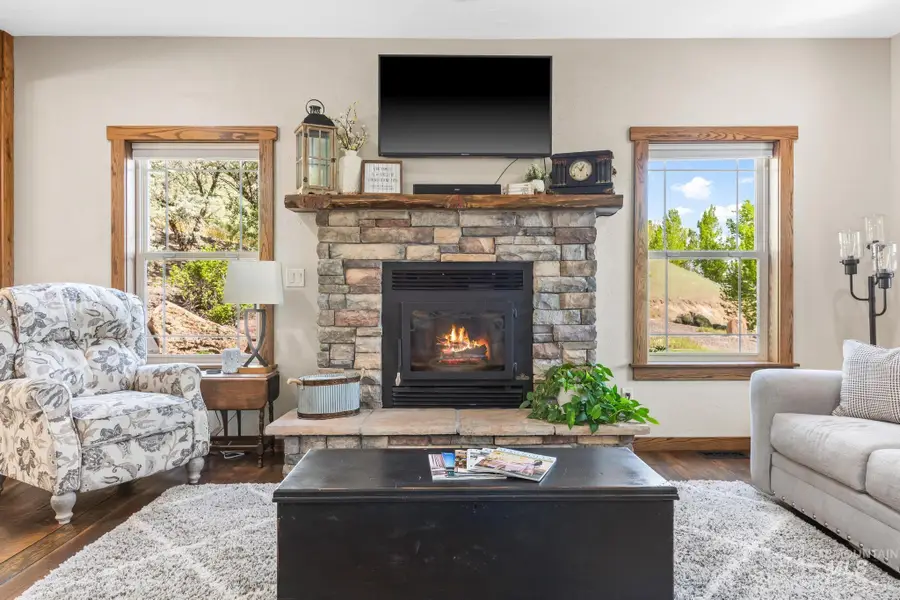 2140 Valley View Dr, Weiser, ID 83672 - #3