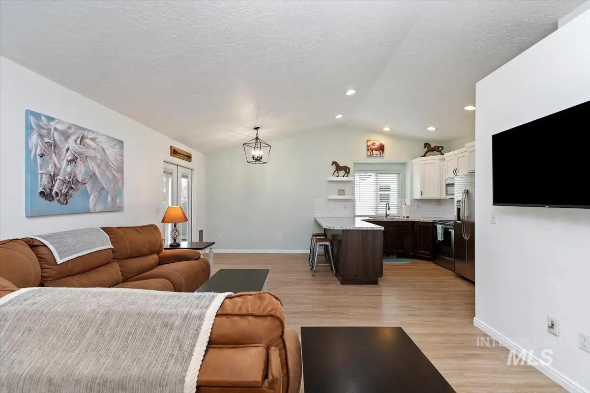 810 Sioux Ave, Emmett, ID 83617 - #1