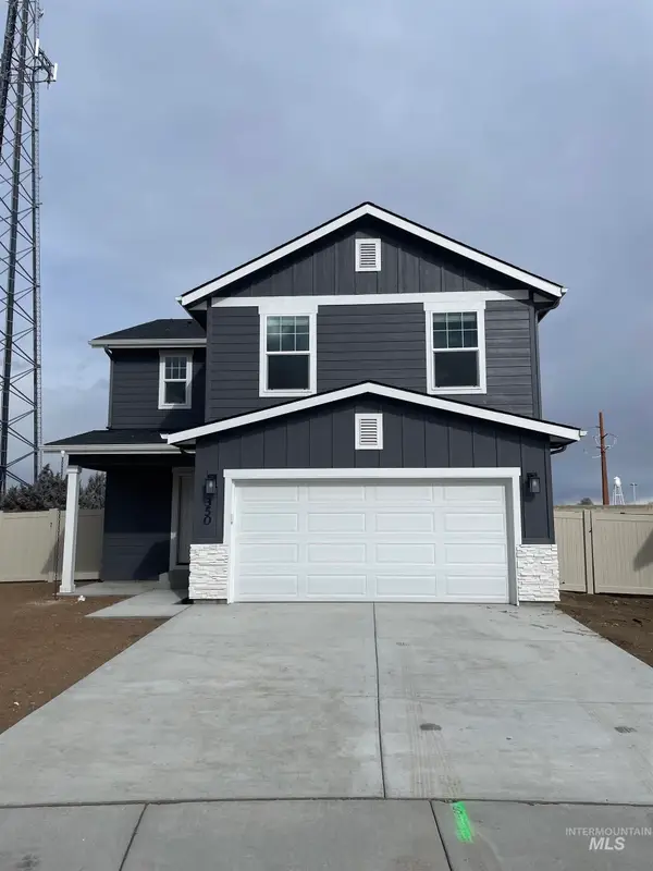 444 S Bobby Way, Kuna, ID 83634