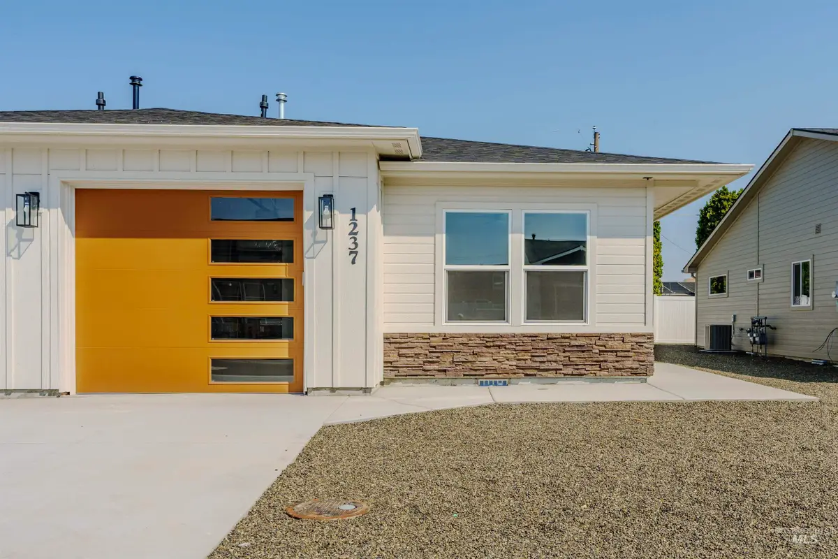 1237 Phillips Circle, Ontario, OR 97914 - #1