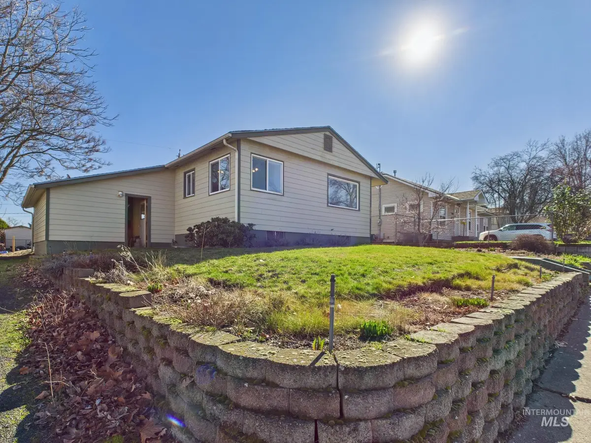 1311 17th St, Lewiston, ID 83501 - #1