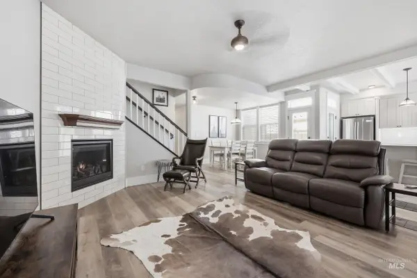 127 Mathie, Eagle, ID 83616