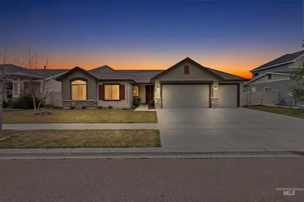 917 Silver Springs St, Middleton, ID 83644