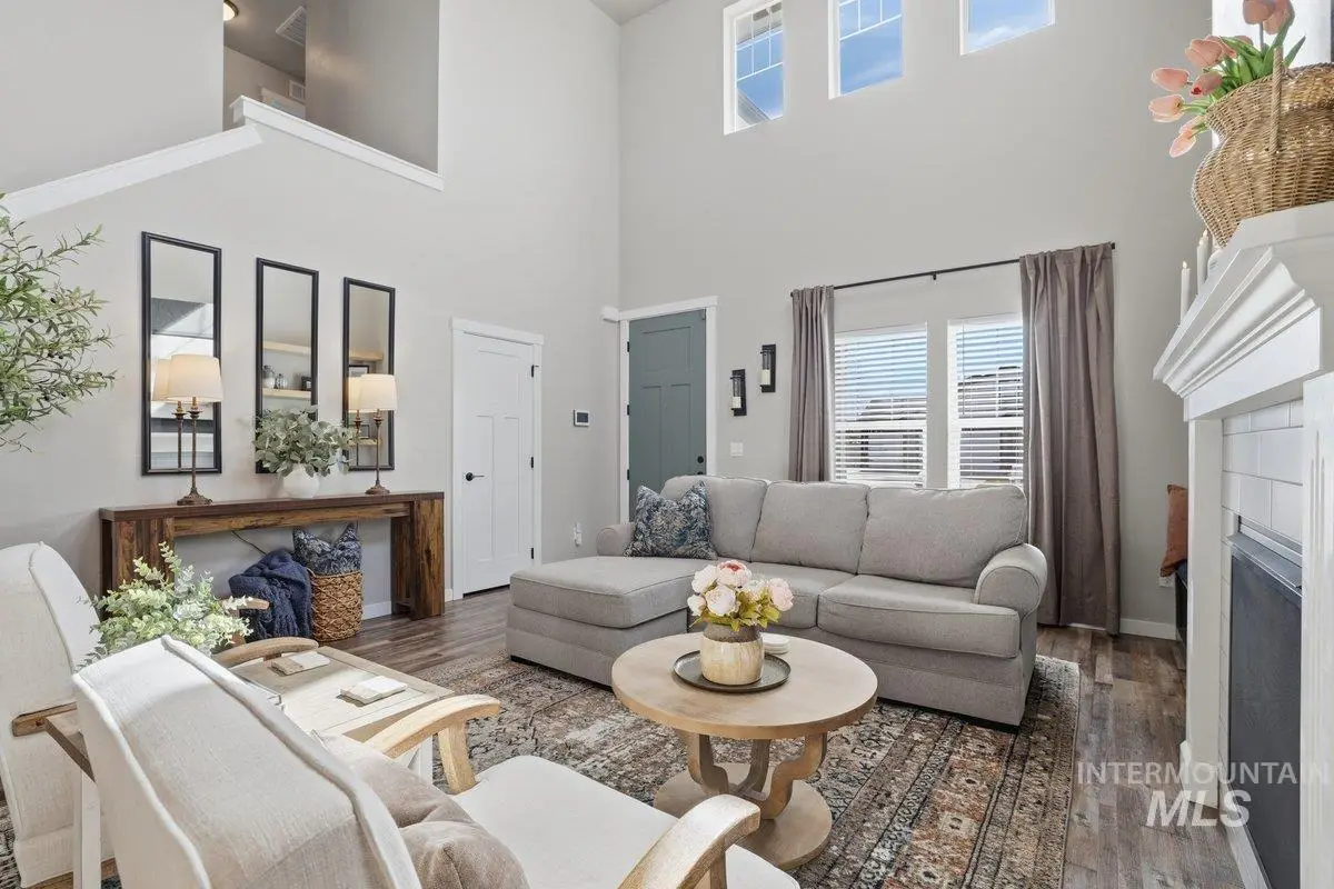 3812 E Rock Falls St, Nampa, ID 83686 - #1