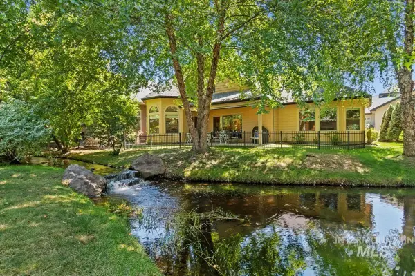 1908 S Stream Pointe Ln, Eagle, ID 83616