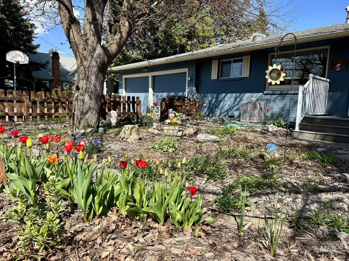 914 Orchard Ave, Moscow, ID 83843 - #1