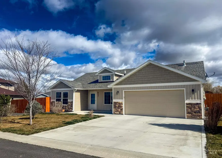 933 Applewood Dr, Buhl, ID 83316 - #2