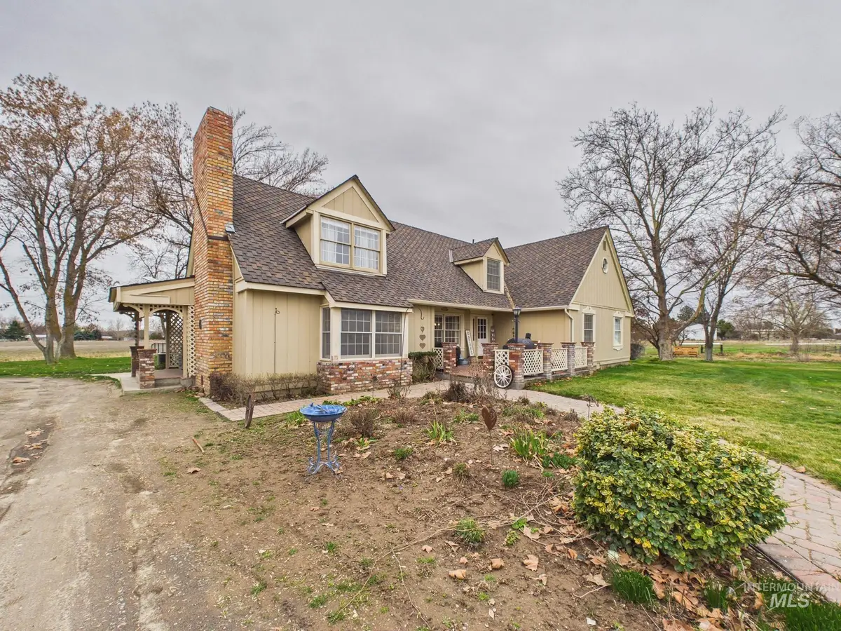 1747 W Central Rd, Emmett, ID 83617 - #1