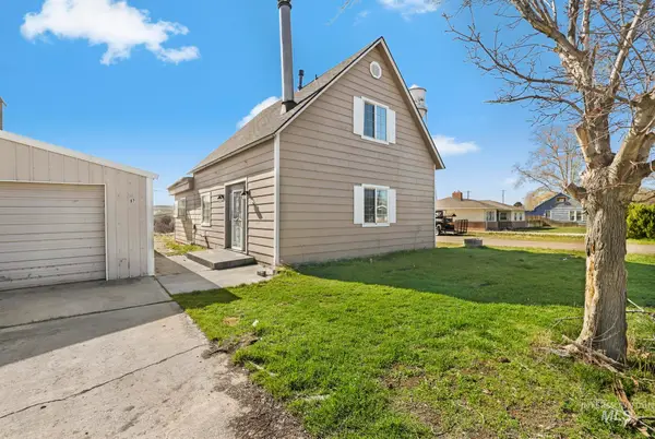 87 E Snake River Ave, Glenns Ferry, ID 83623