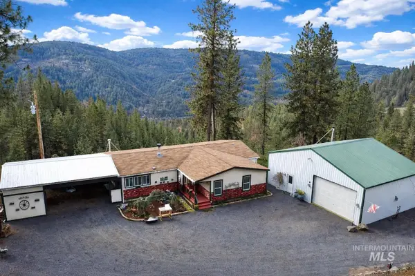 1320 Whitetail Dr, Ahsahka, ID 83520