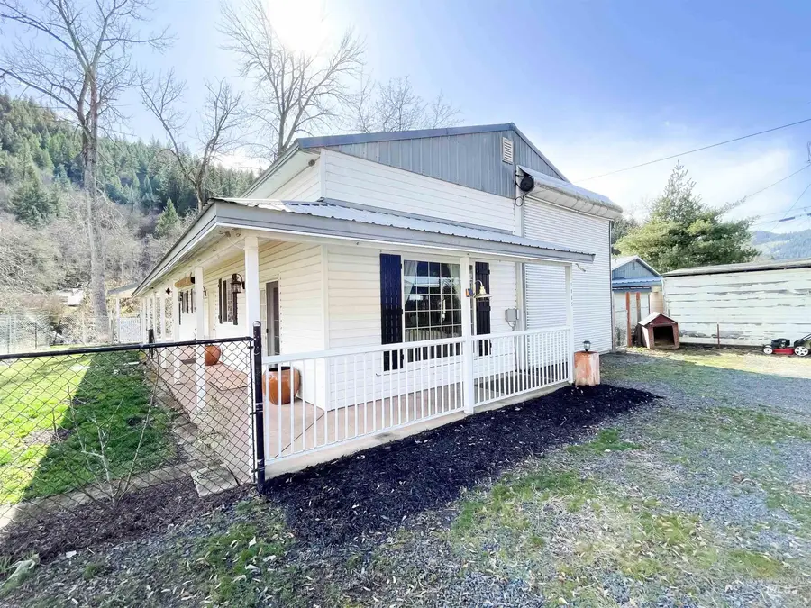 1805 Michigan Ave, Orofino, ID 83544 - #2