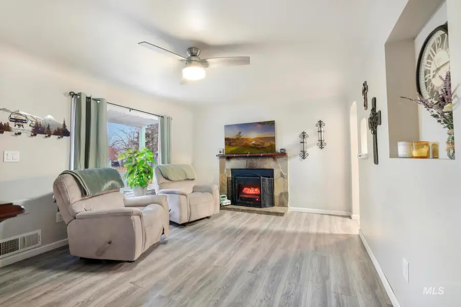 1221 Nevada, Gooding, ID 83330 - #2