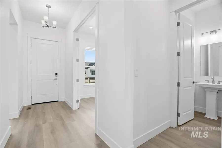 2375 N Kenora Ave, Star, ID 83669 - #3