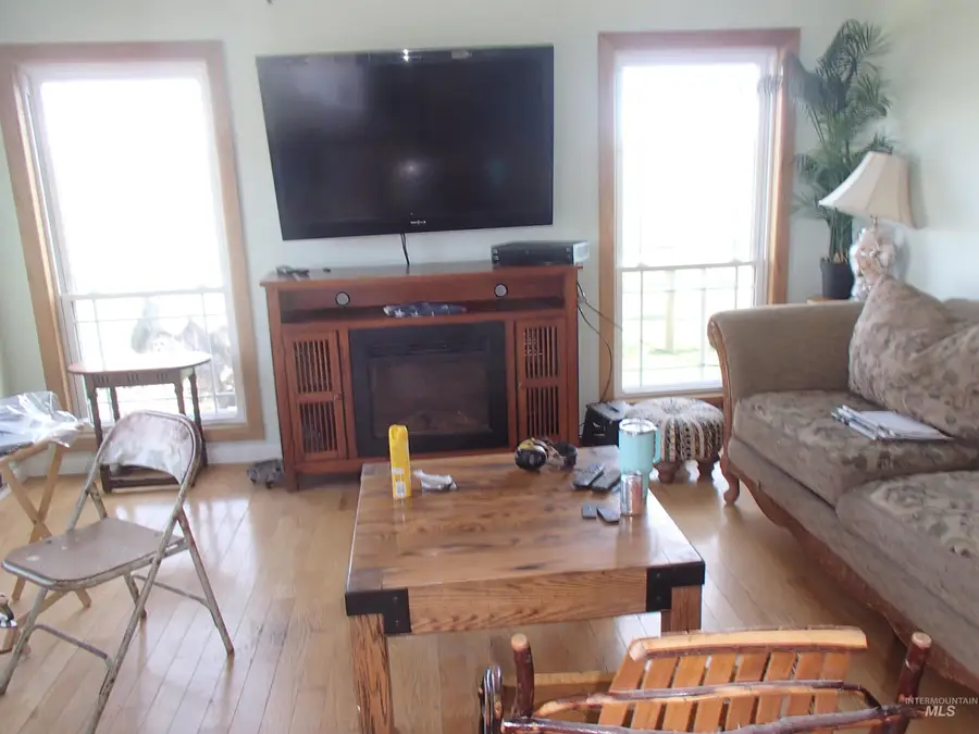 9506 Wright, Melba, ID 83641 - #3