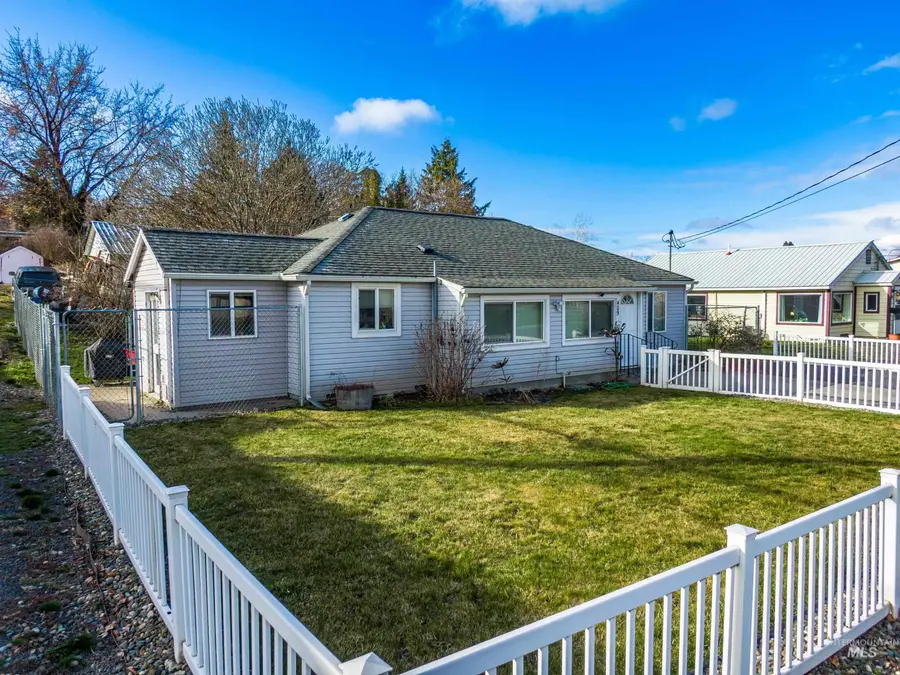 409 E E St, Moscow, ID 83843 - #2