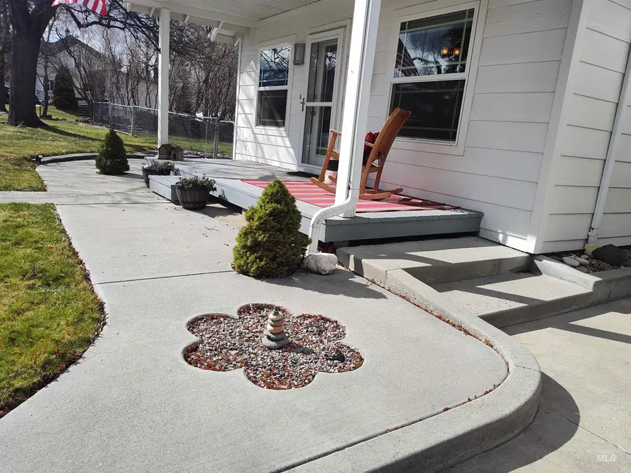 704 S Hall Street, Grangeville, ID 83530 - #2