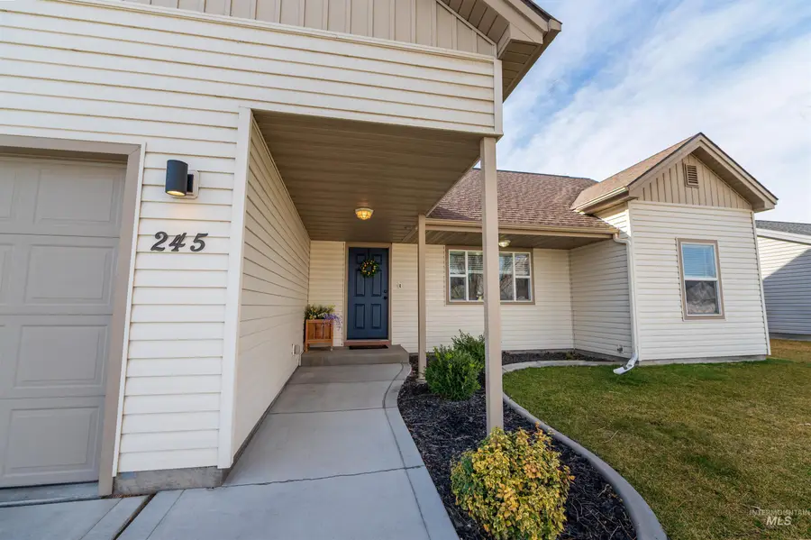 245 Yellow Rose Ave, Twin Falls, ID 83301 - #2