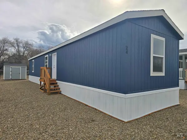 370 W 12th S #24, Mountain Home, ID 83647