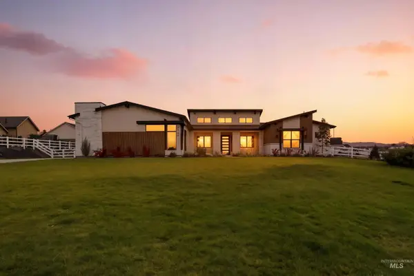 7786 W Diamond Lake Dr, Boise, ID 83714