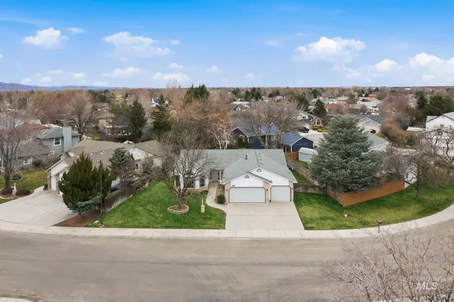 2318 North Astaire Way, Meridian, ID 83646 - #2