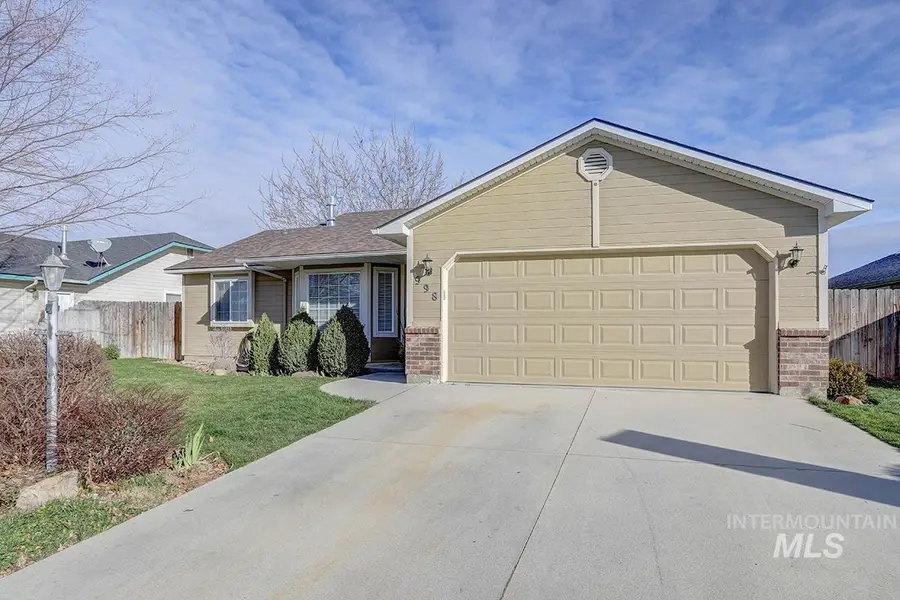 998 E Chateau Dr, Meridian, ID 83646 - #3