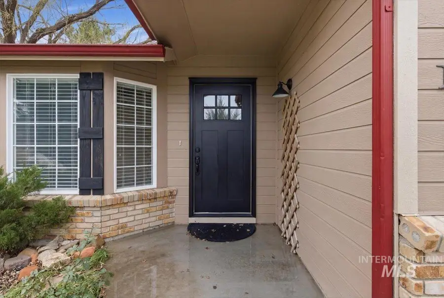 1305 N Sandlin Ave, Meridian, ID 83642 - #3