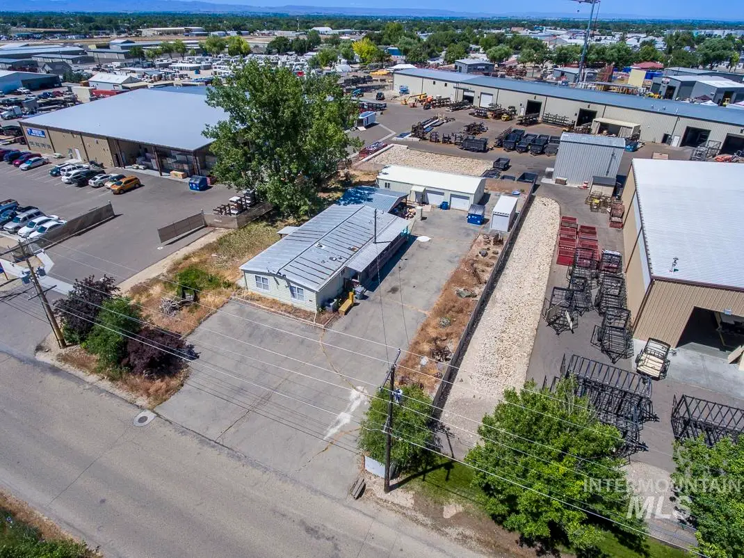 511 N 39th St, Nampa, ID 83687 - #1