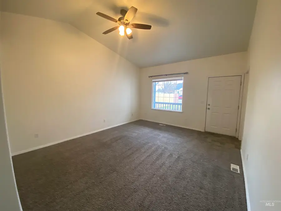 107 S Banner Street, Nampa, ID 83686 - #2