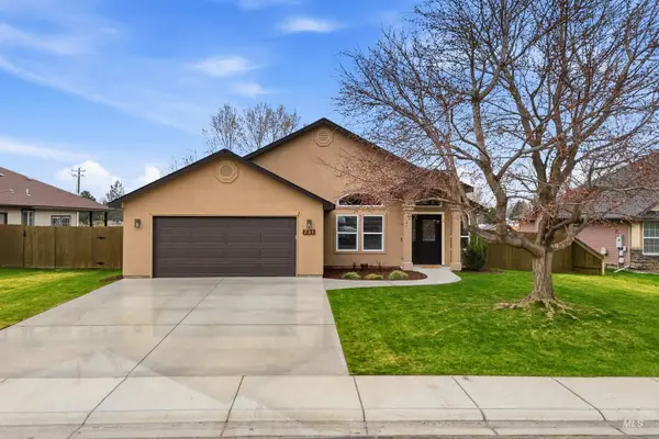 731 Triumph Dr, Middleton, ID 83644