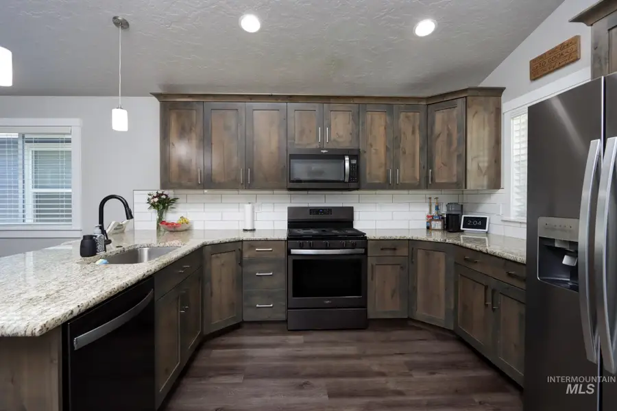 204 Crimson Cir E, Fruitland, ID 83619 - #3