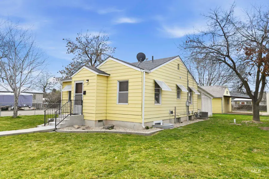 303 W Hazel Street, Caldwell, ID 83605 - #2