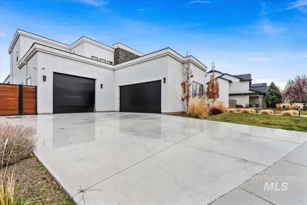 3492 E Heartleaf Dr, Boise, ID 83716