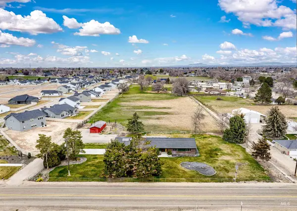 1124 E Lewis Ln, Nampa, ID 83686