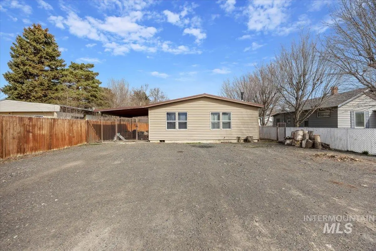 420 E Avenue C, Wendell, ID 83355 - #1