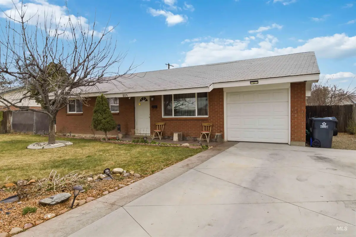 885 E 17th N, Mountain Home, ID 83647 - #1