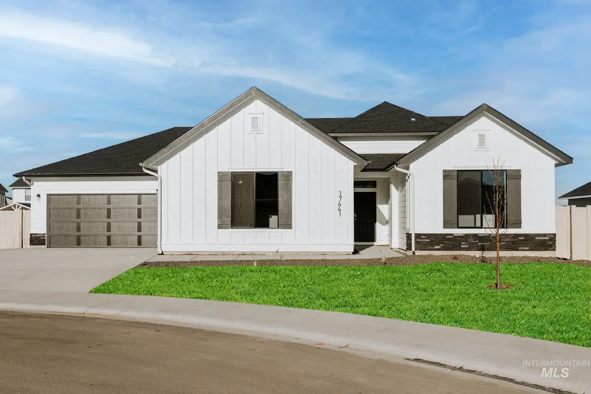 867 NE Trailridge St, Mountain Home, ID 83647 - #1