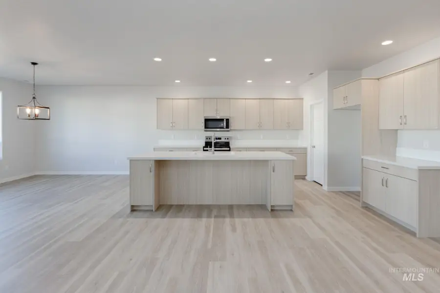 867 NE Trailridge St, Mountain Home, ID 83647 - #3