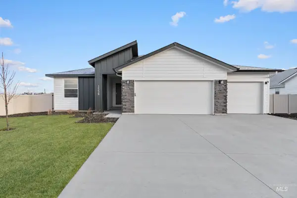 812 NE Trailridge St, Mountain Home, ID 83647