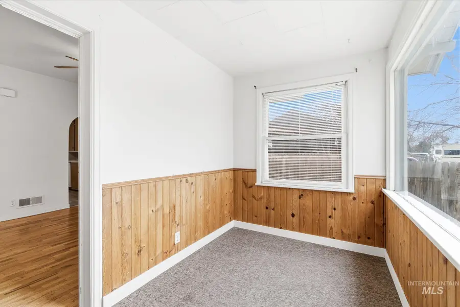 428 S Almond St, Nampa, ID 83686 - #3