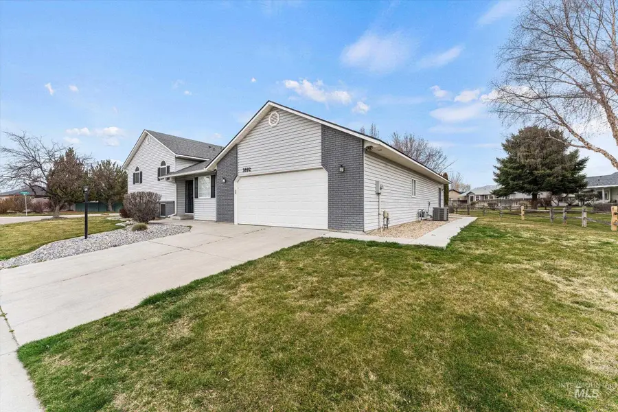 3892 E Eisenhower Dr, Meridian, ID 83642 - #3