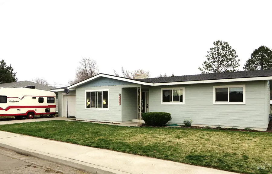 416 S Iowa, Fruitland, ID 83619 - #2