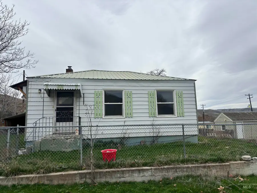 645 E 3rd St, Huntington, OR 97907 - #3