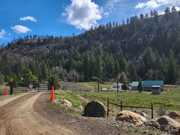 2267 Private Road 1, Cambridge, ID 83610