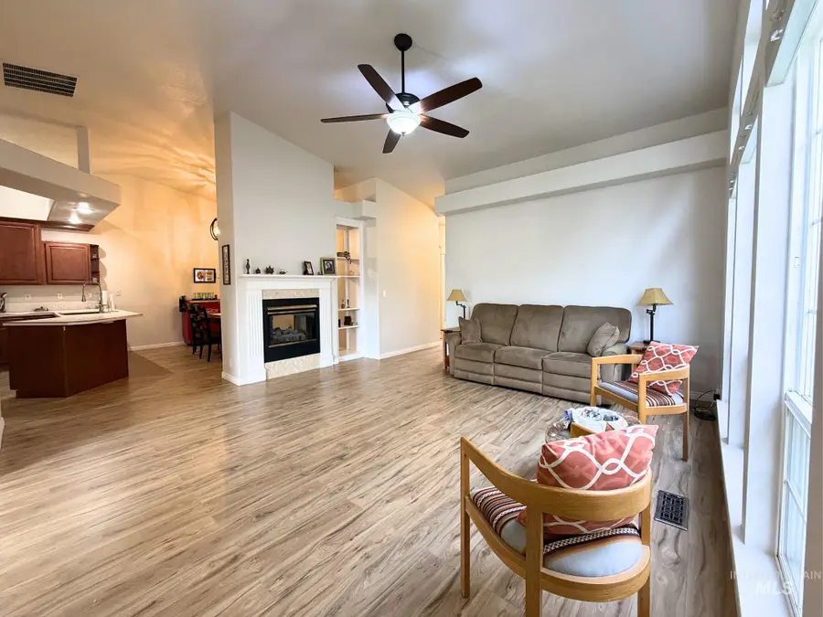 8170 W Beckton Ln, Garden City, ID 83714 - #2